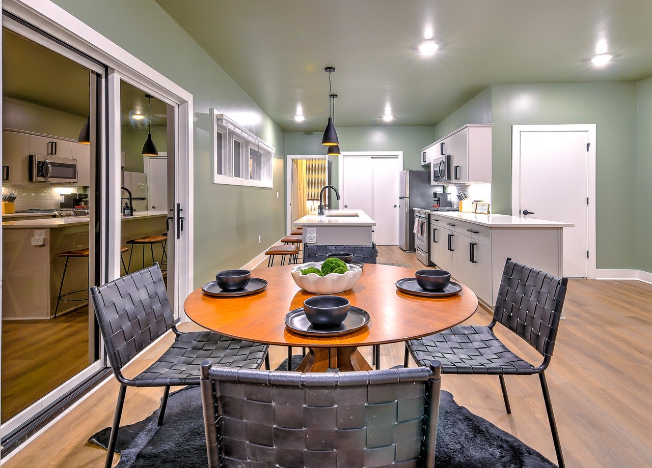 2704 Clifton Ave Unit: 402