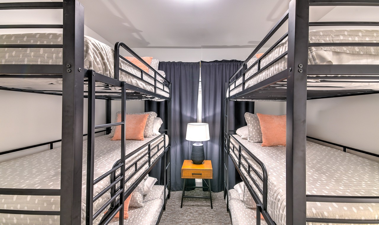 2704 Clifton Ave Unit: 402