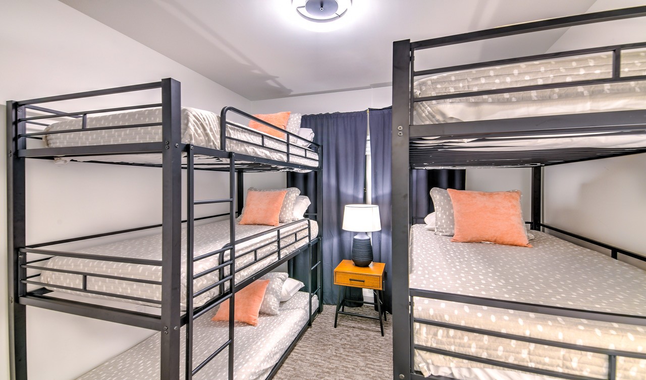 2704 Clifton Ave Unit: 402