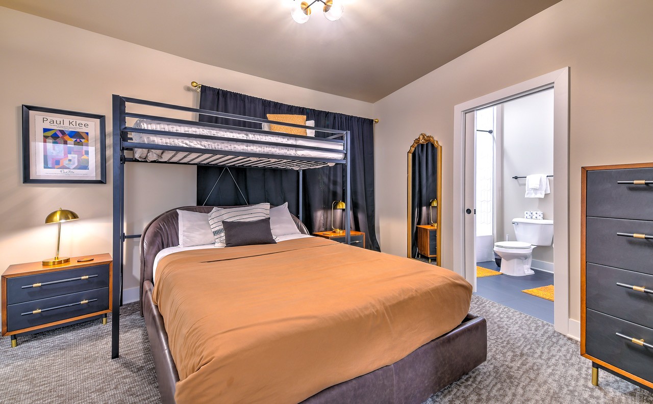 2704 Clifton Ave Unit: 402