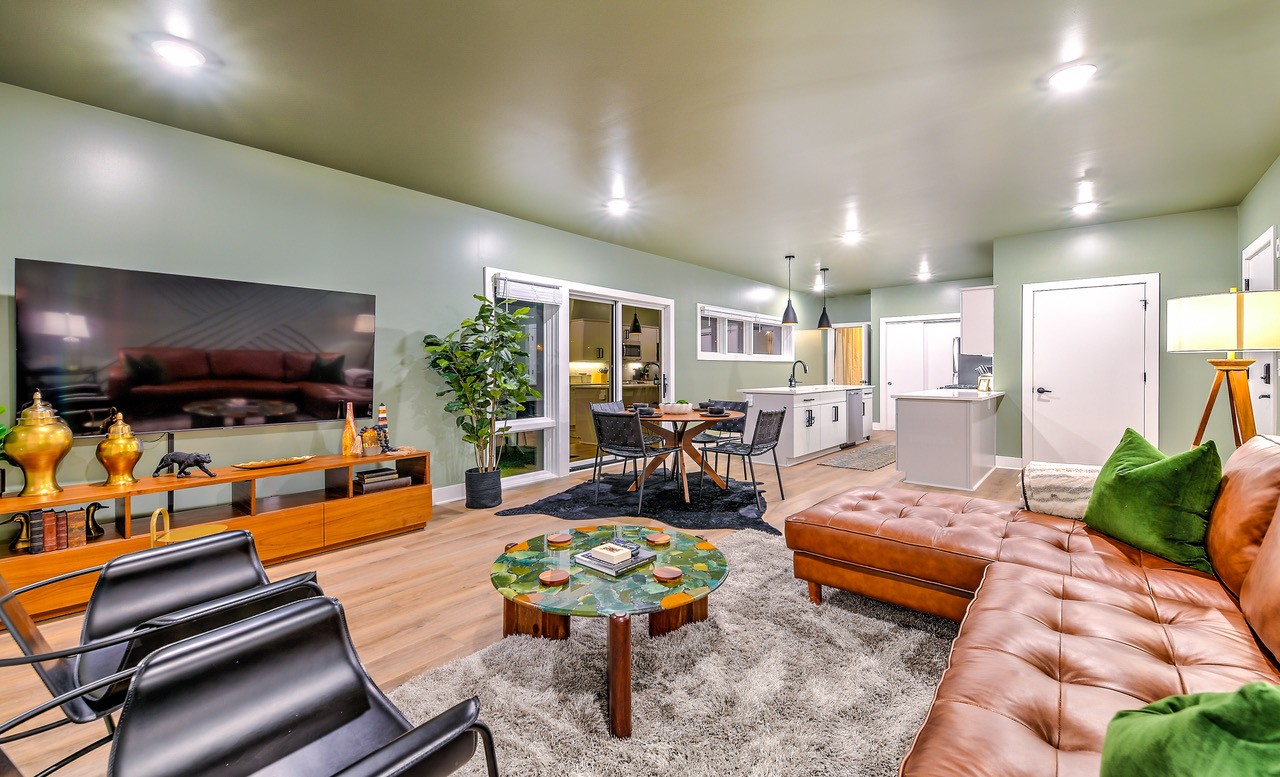 2704 Clifton Ave Unit: 402