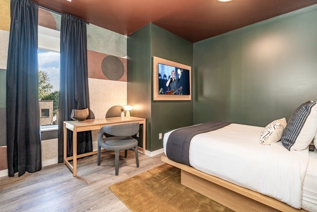 50 Music Sq, W Unit: 516