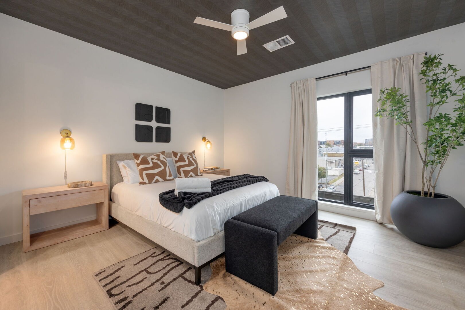 635 7th Ave, S Unit: 311