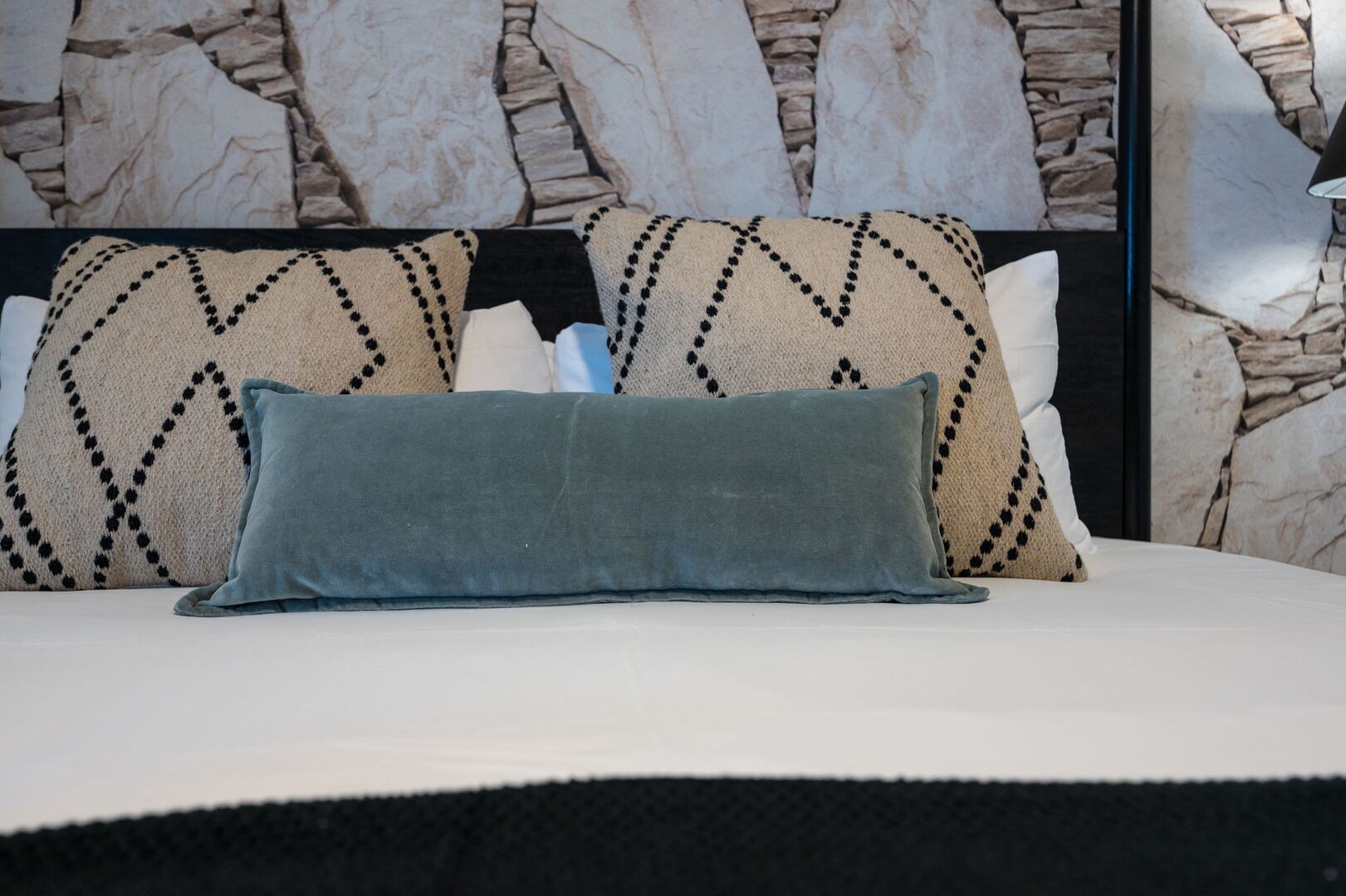 635 7th Ave, S Unit: 311