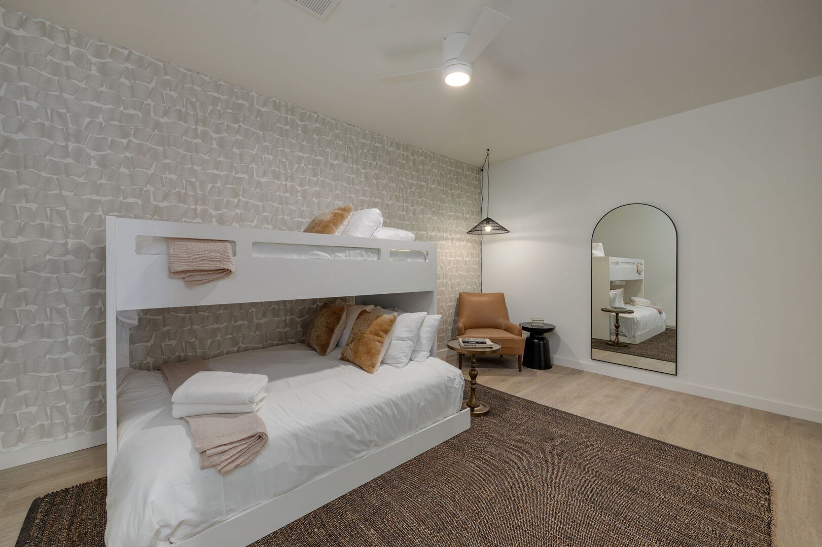 635 7th Ave, S Unit: 311