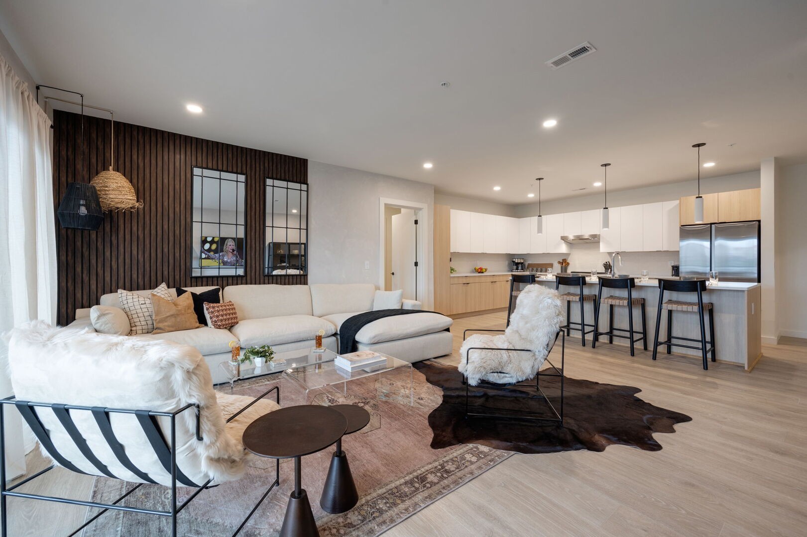 635 7th Ave, S Unit: 311