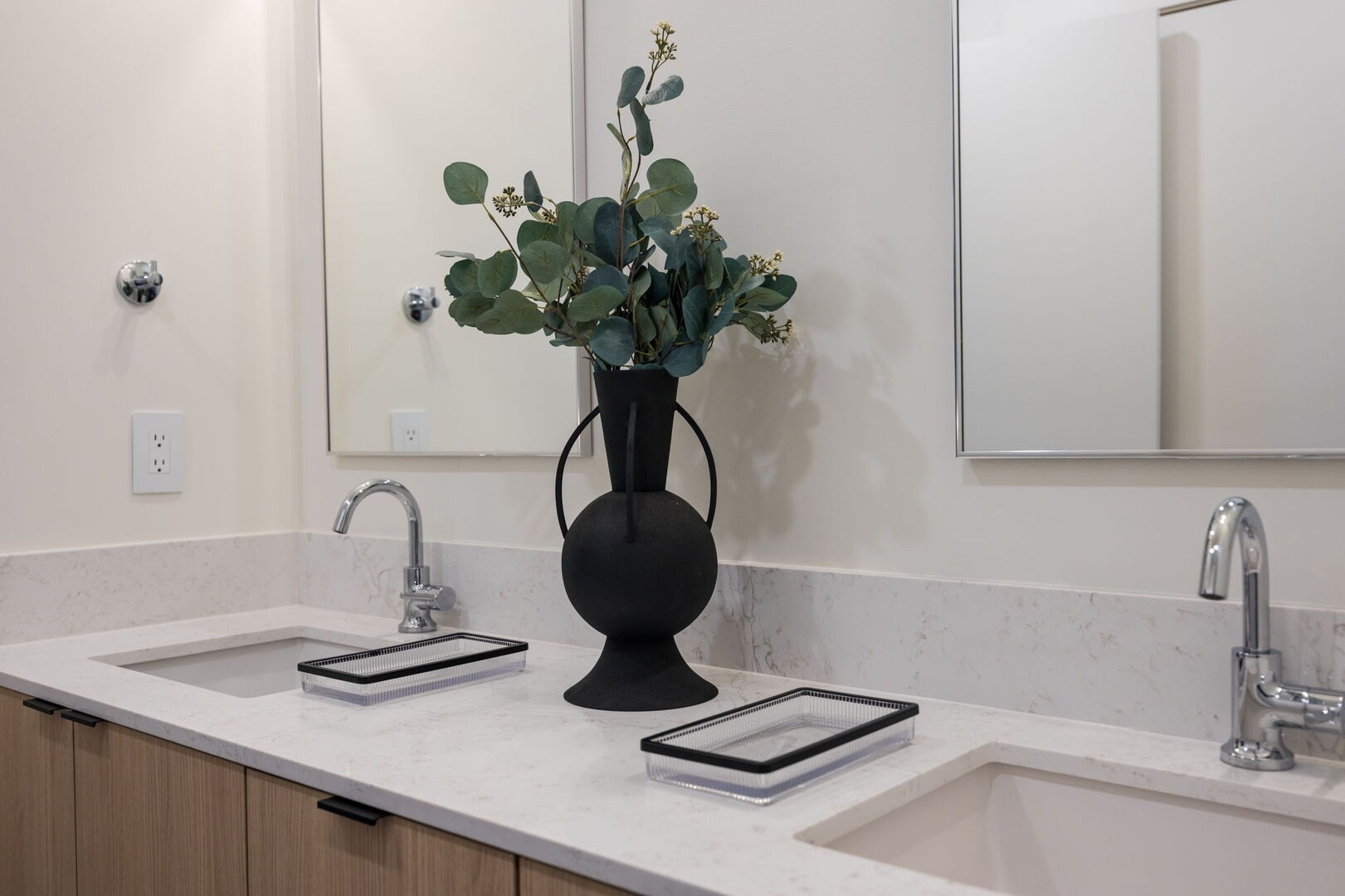 635 7th Ave, S Unit: 311