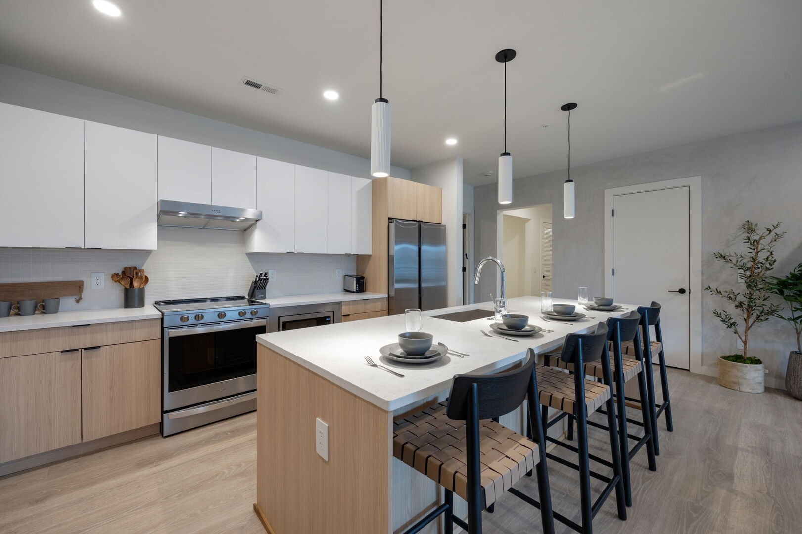 635 7th Ave, S Unit: 311