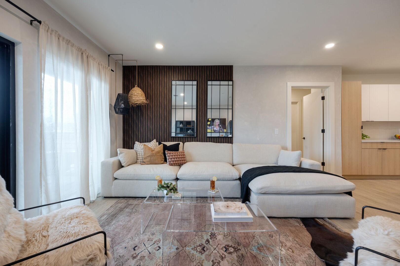 635 7th Ave, S Unit: 311