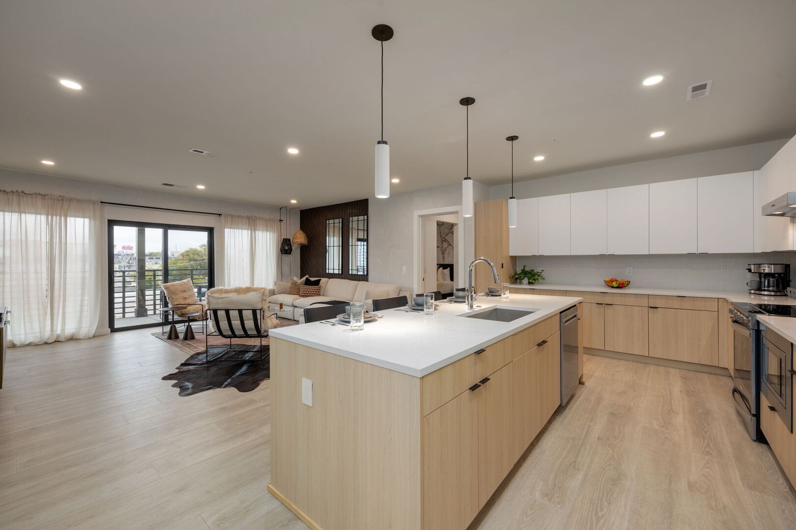 635 7th Ave, S Unit: 311