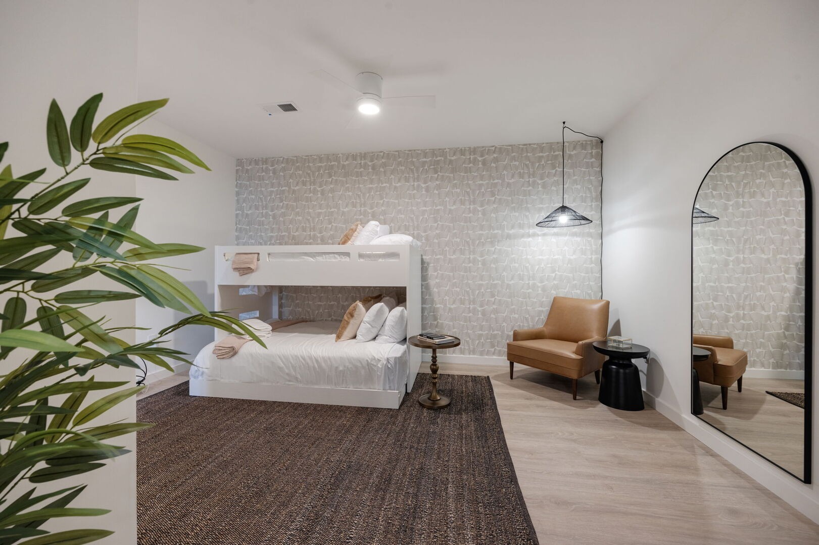 635 7th Ave, S Unit: 311