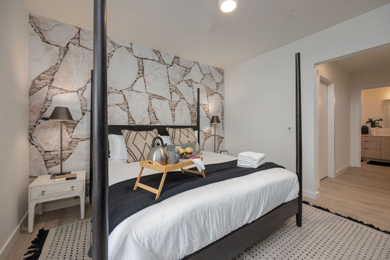 635 7th Ave, S Unit: 311