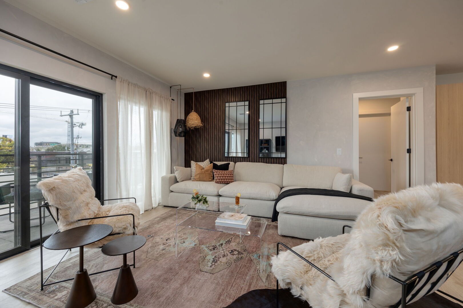 635 7th Ave, S Unit: 311