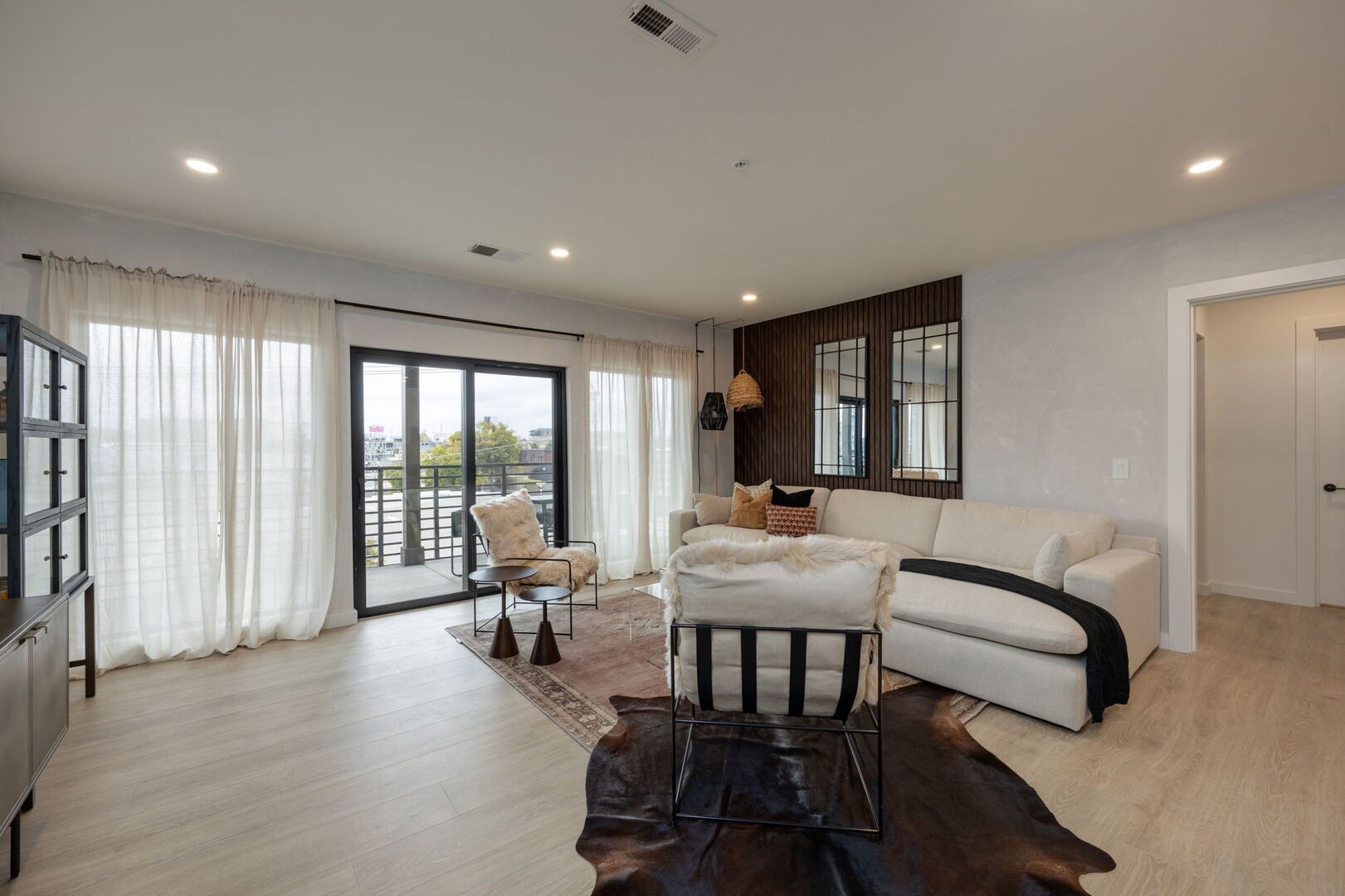 635 7th Ave, S Unit: 311