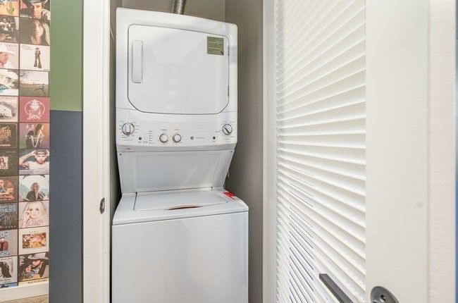 50 Music Sq, W Unit: 406