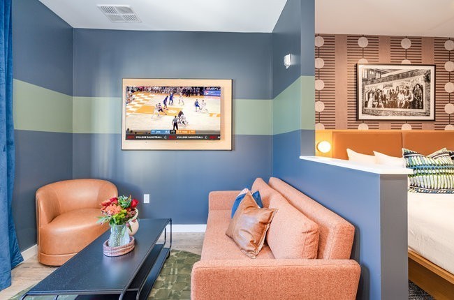 50 Music Sq, W Unit: 406