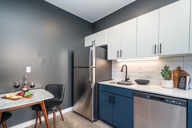 50 Music Sq, W Unit: 506