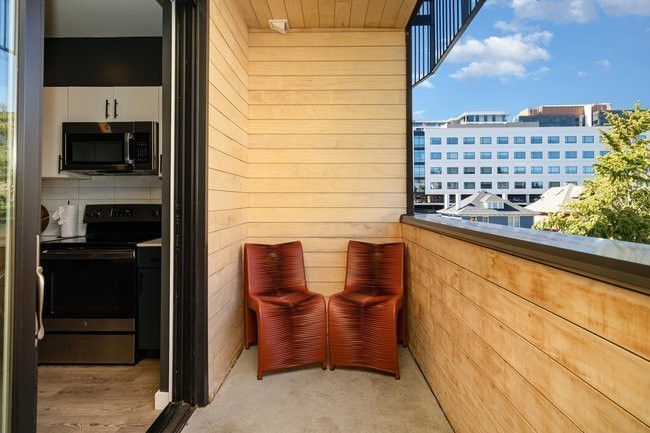 50 Music Sq, W Unit: 606