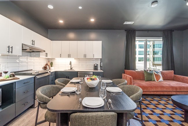 50 Music Sq, W Unit: 606