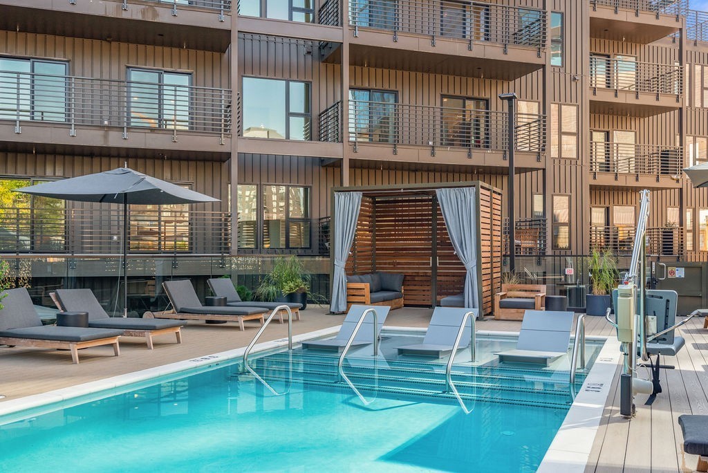 635 7th Ave, S Unit: 504