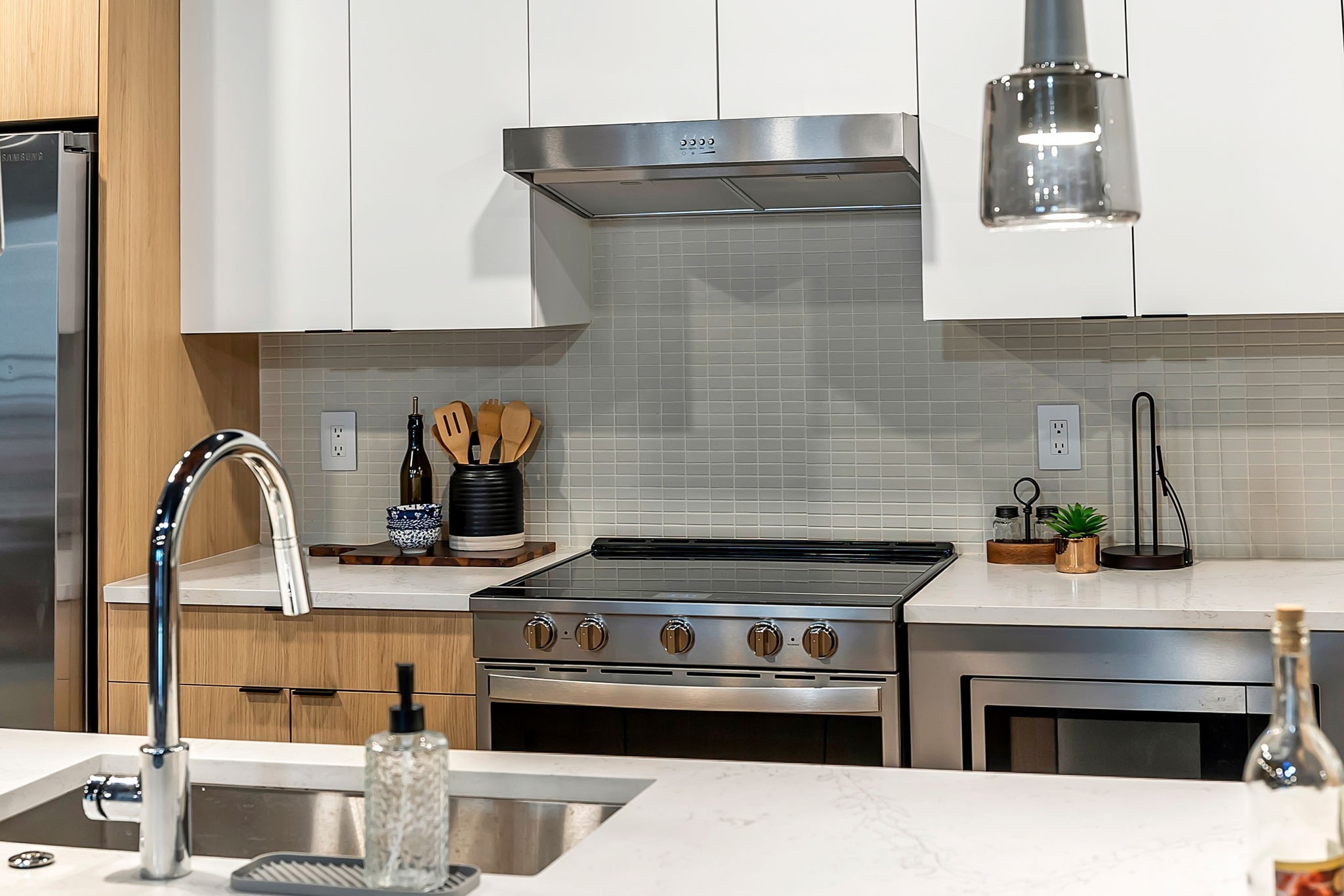 635 7th Ave, S Unit: 504