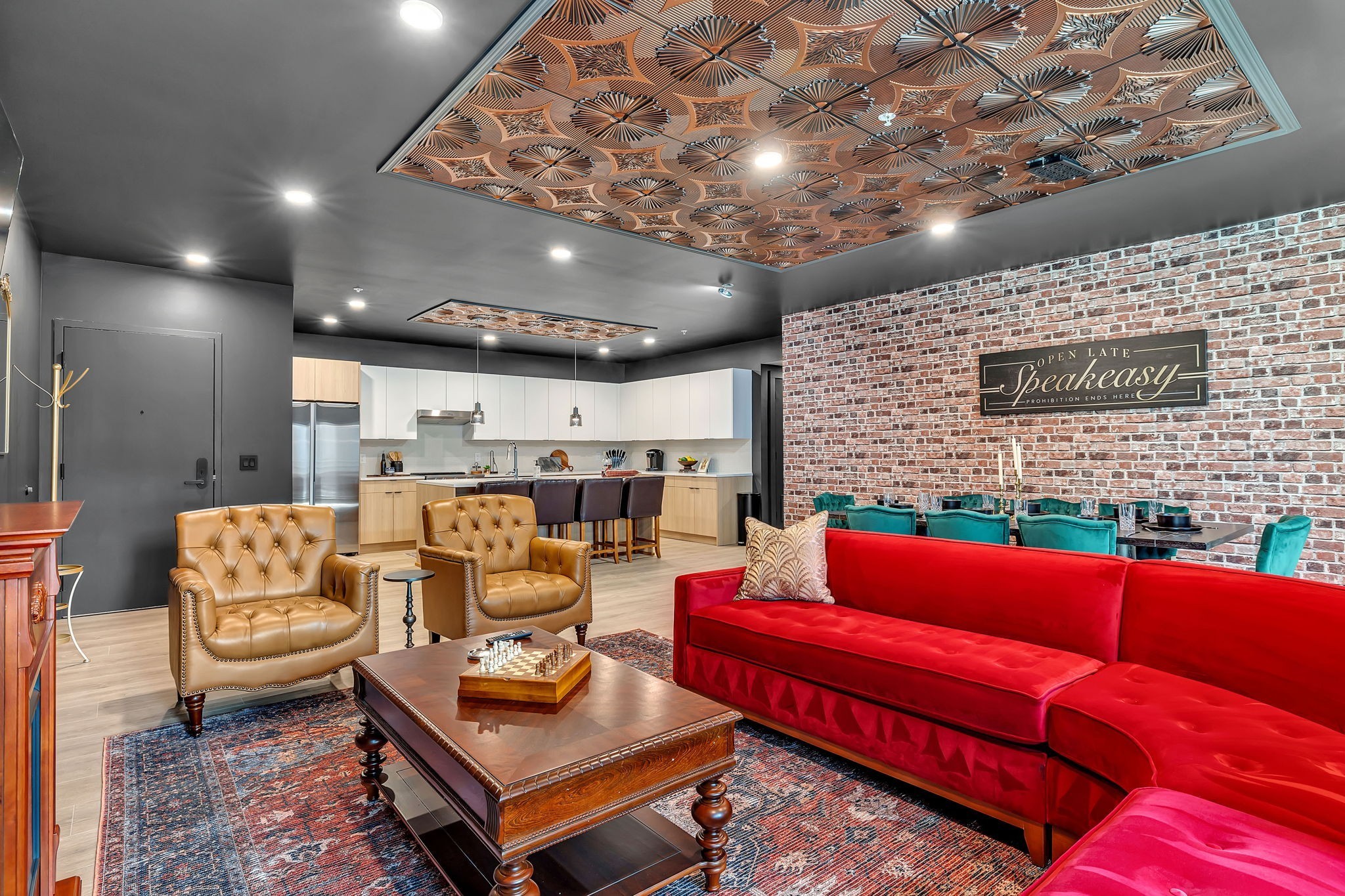 635 7th Ave, S Unit: 504