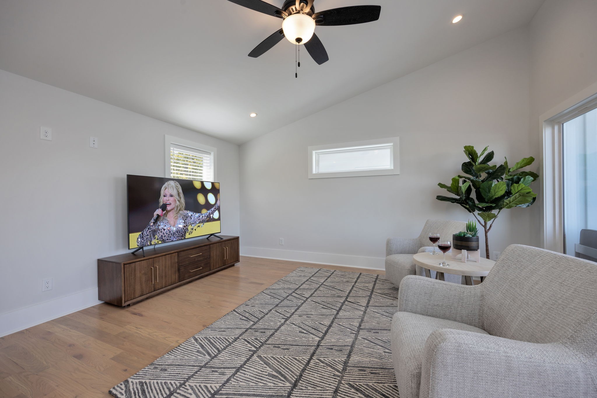 521 Camden Dr Unit: A