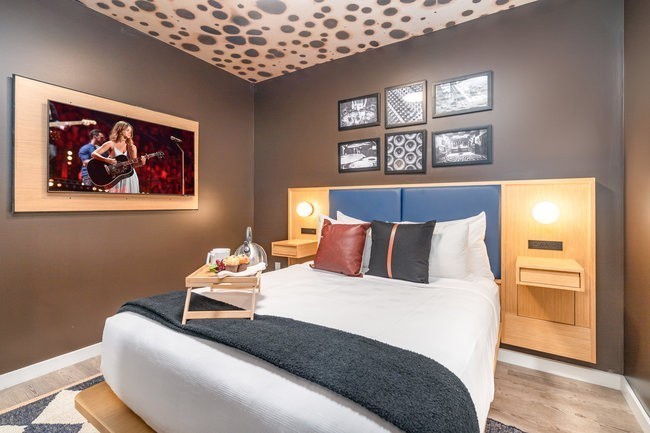 50 Music Sq, W Unit: 319