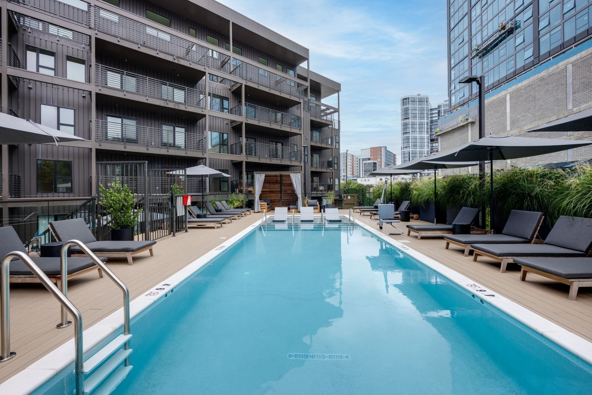 635 7th Ave, S Unit: 409