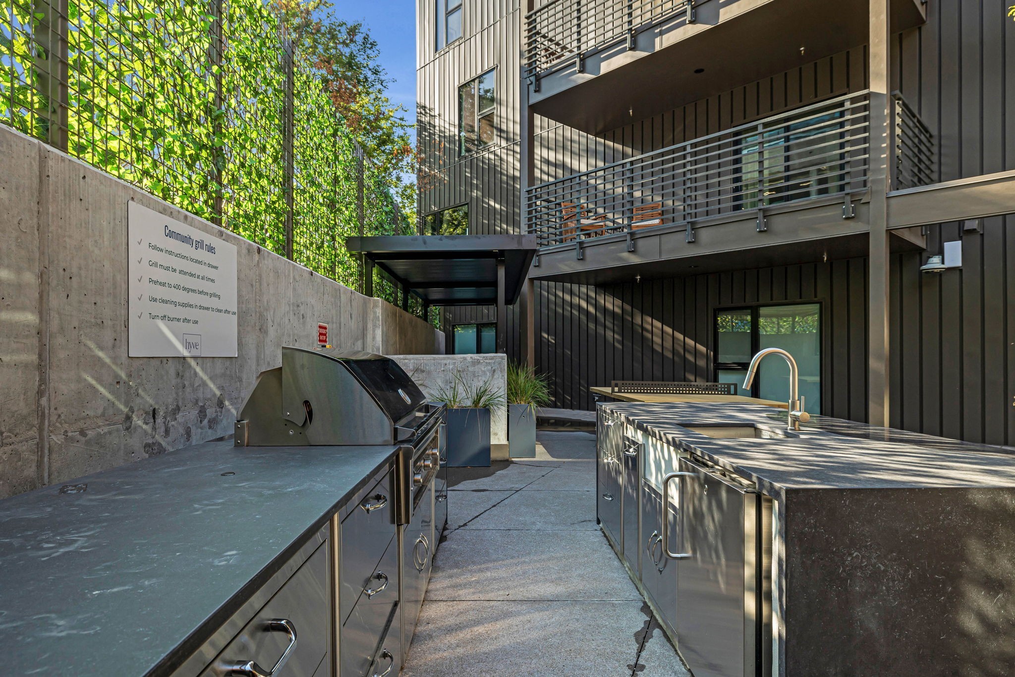 635 7th Ave, S Unit: 409