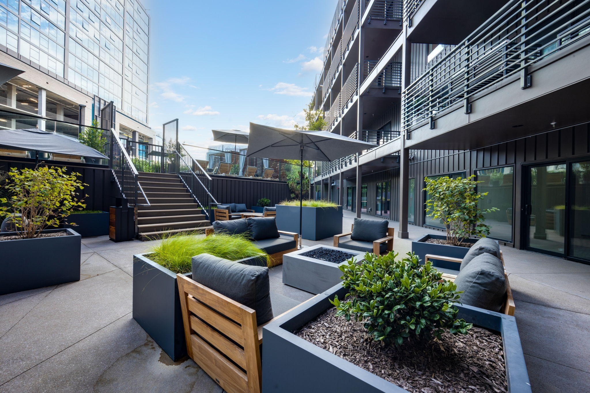 635 7th Ave, S Unit: 409