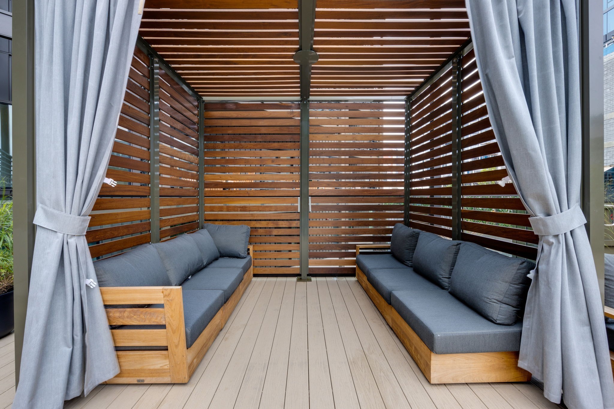 635 7th Ave, S Unit: 409