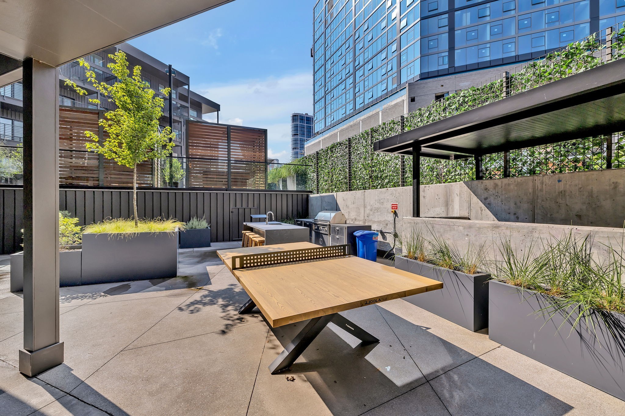 635 7th Ave, S Unit: 409