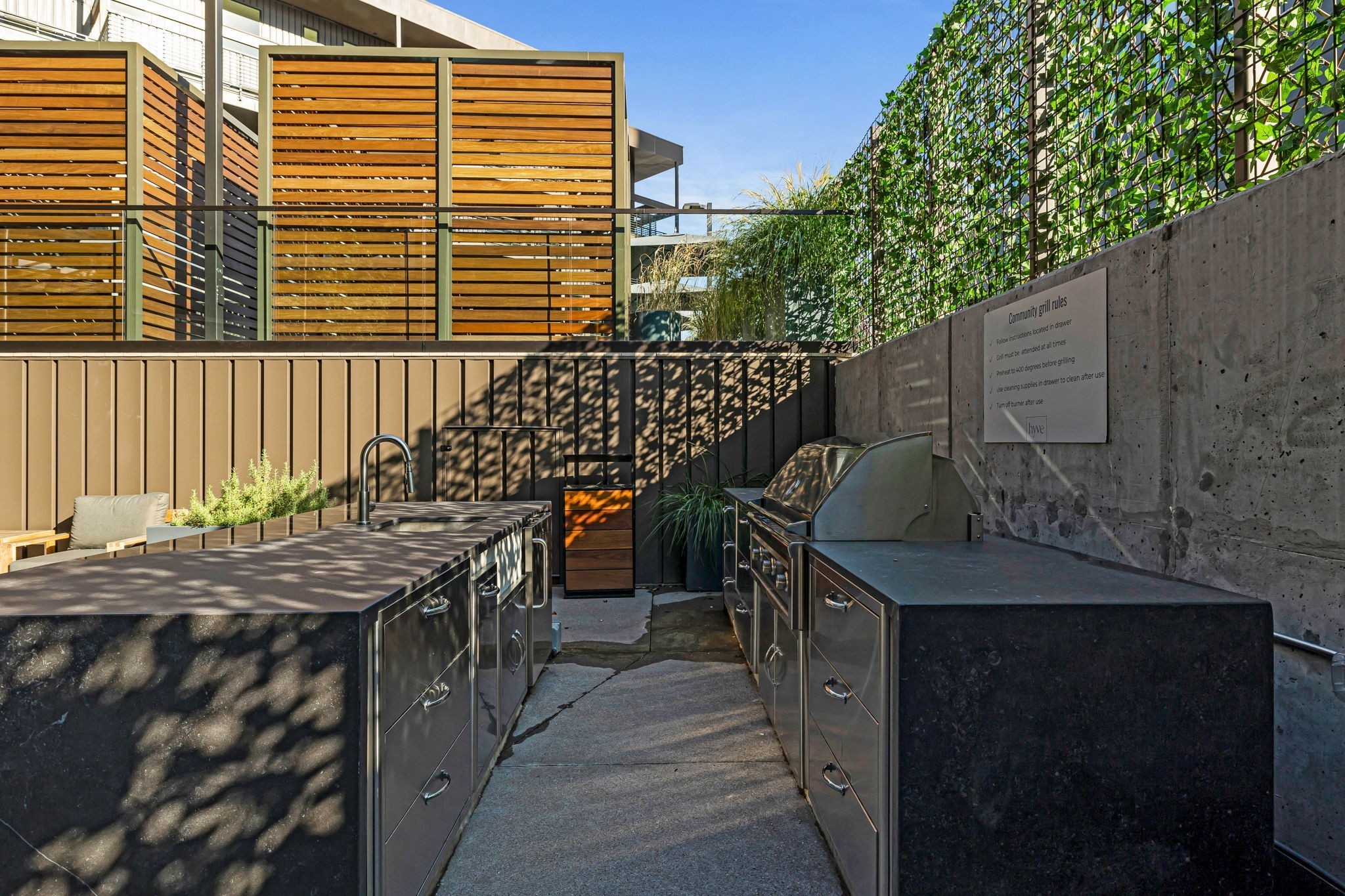 635 7th Ave, S Unit: 409