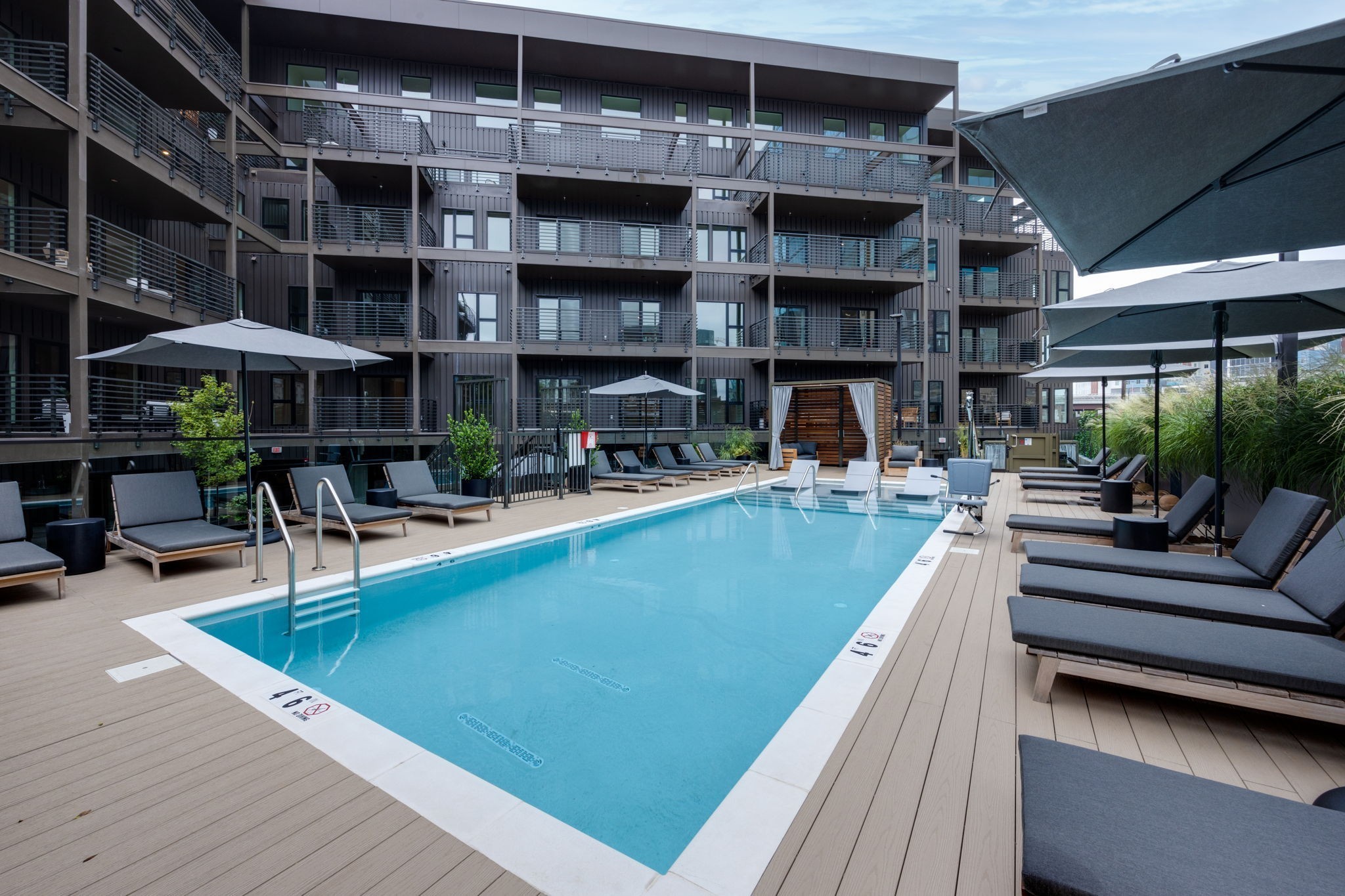 635 7th Ave, S Unit: 409