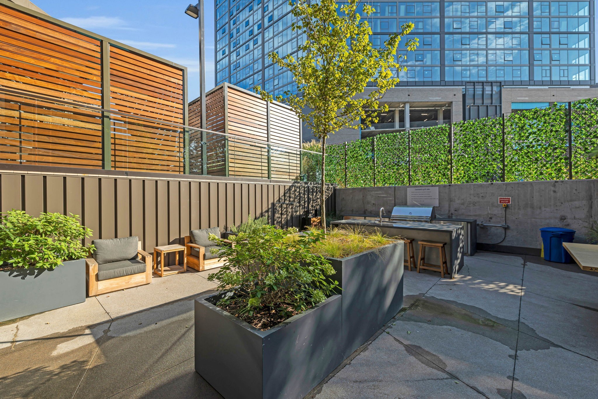 635 7th Ave, S Unit: 409