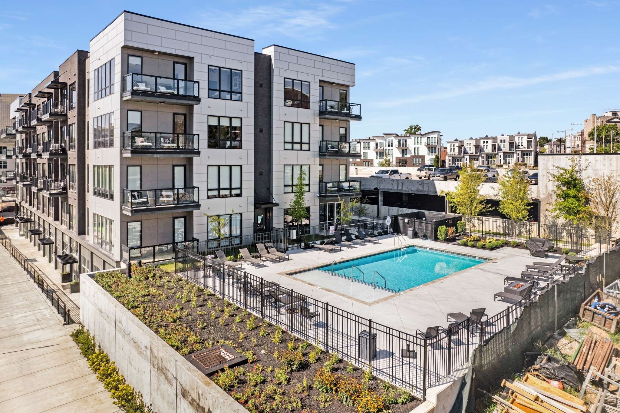 303 31st Ave, N Unit: 403