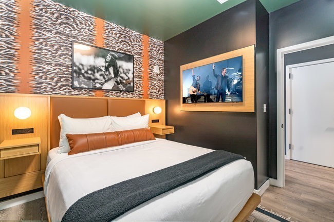 50 Music Sq, W Unit: 720