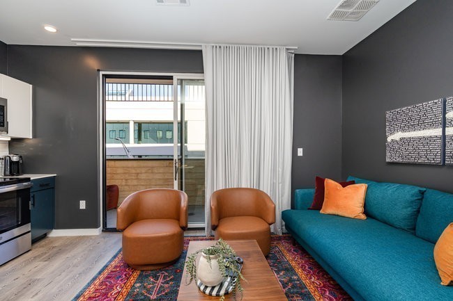 50 Music Sq, W Unit: 722