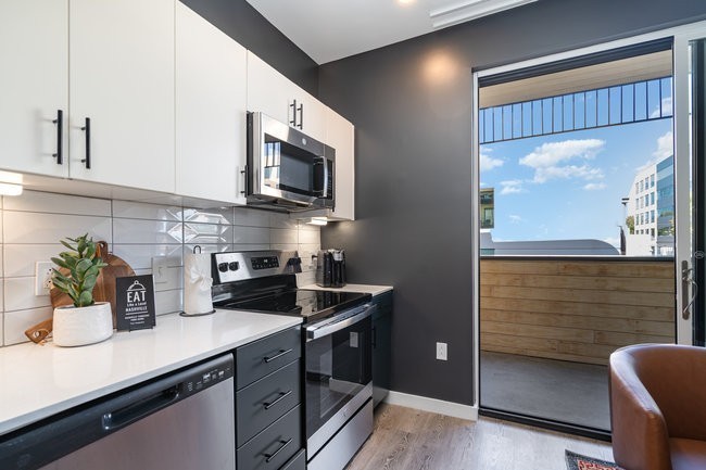 50 Music Sq, W Unit: 526