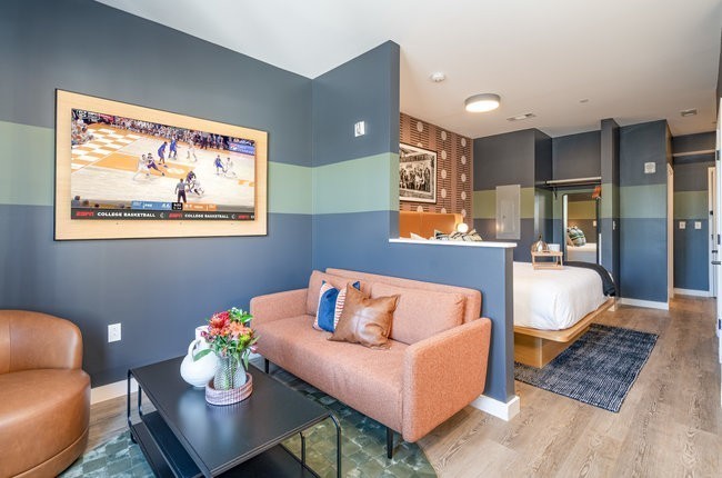 50 Music Sq, W Unit: 528