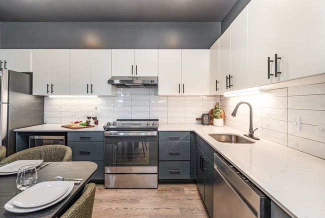 50 Music Sq, W Unit: 528