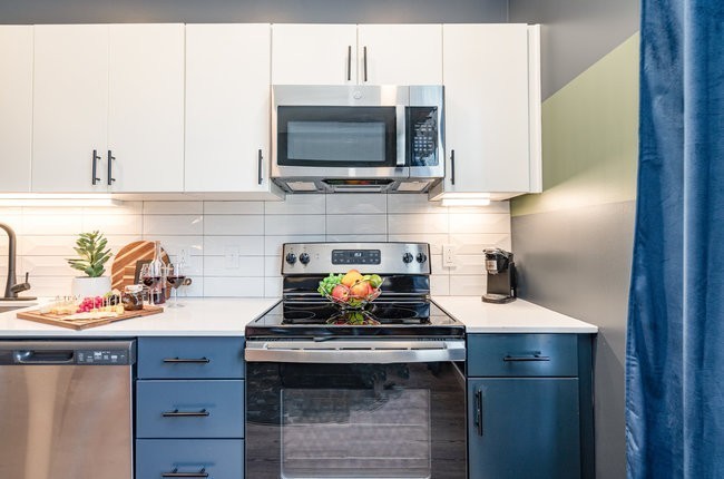 50 Music Sq, W Unit: 617