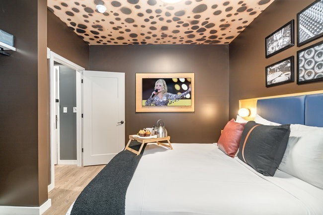 50 Music Sq, W Unit: 620