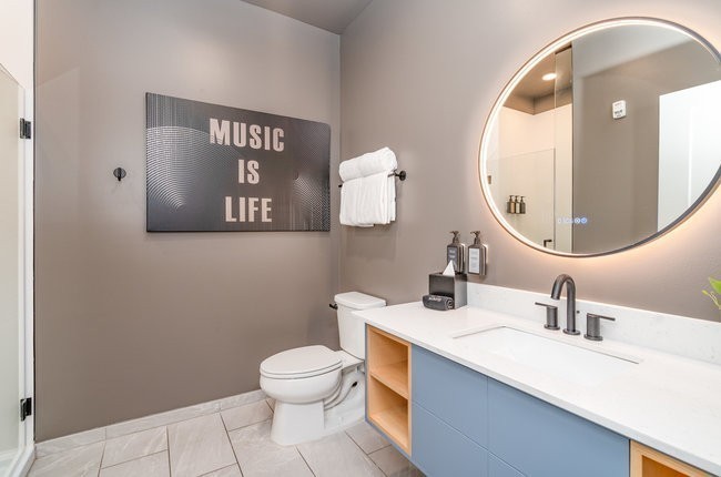 50 Music Sq, W Unit: 518
