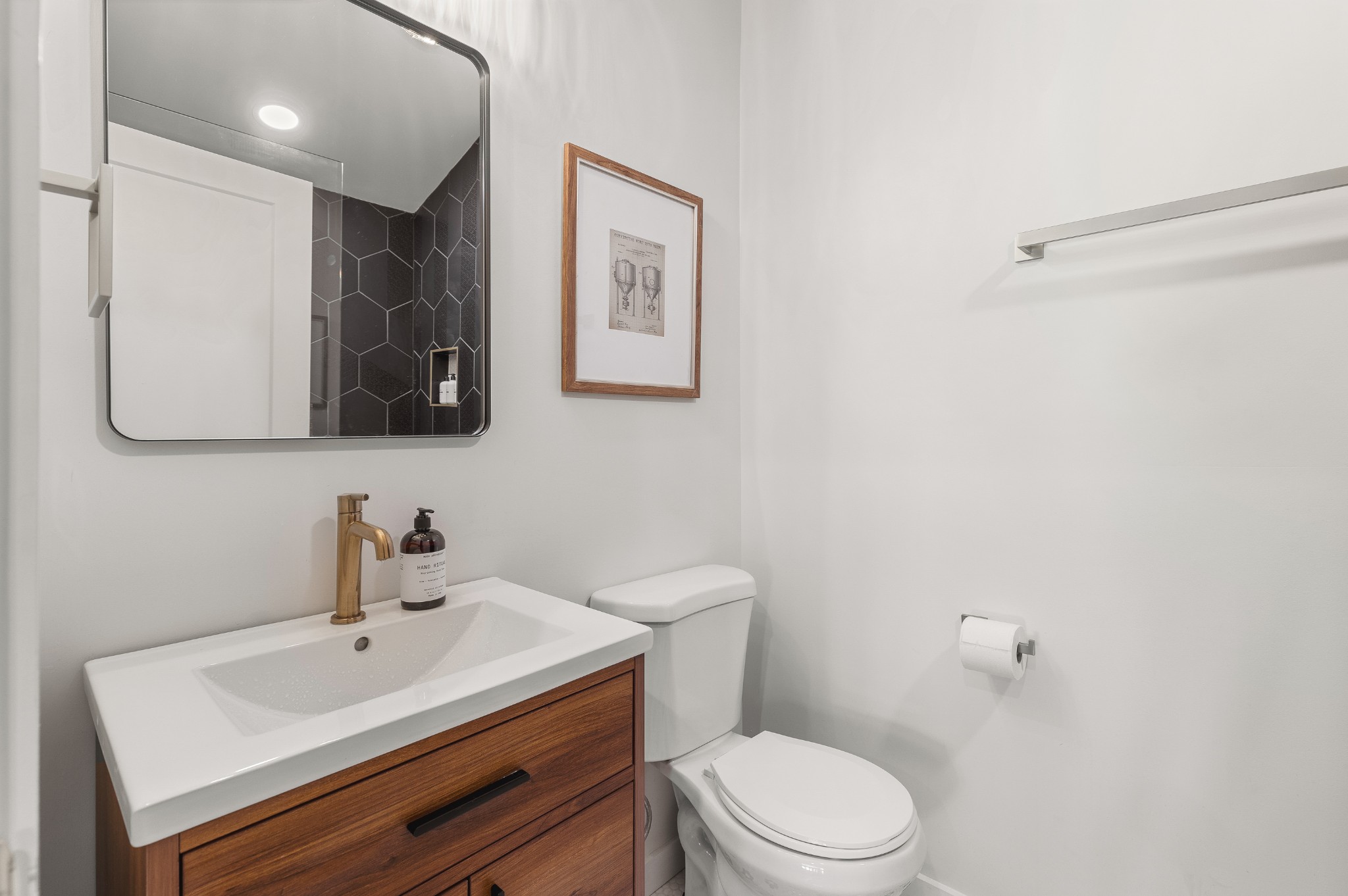 1222 Gallatin Ave Unit: 6