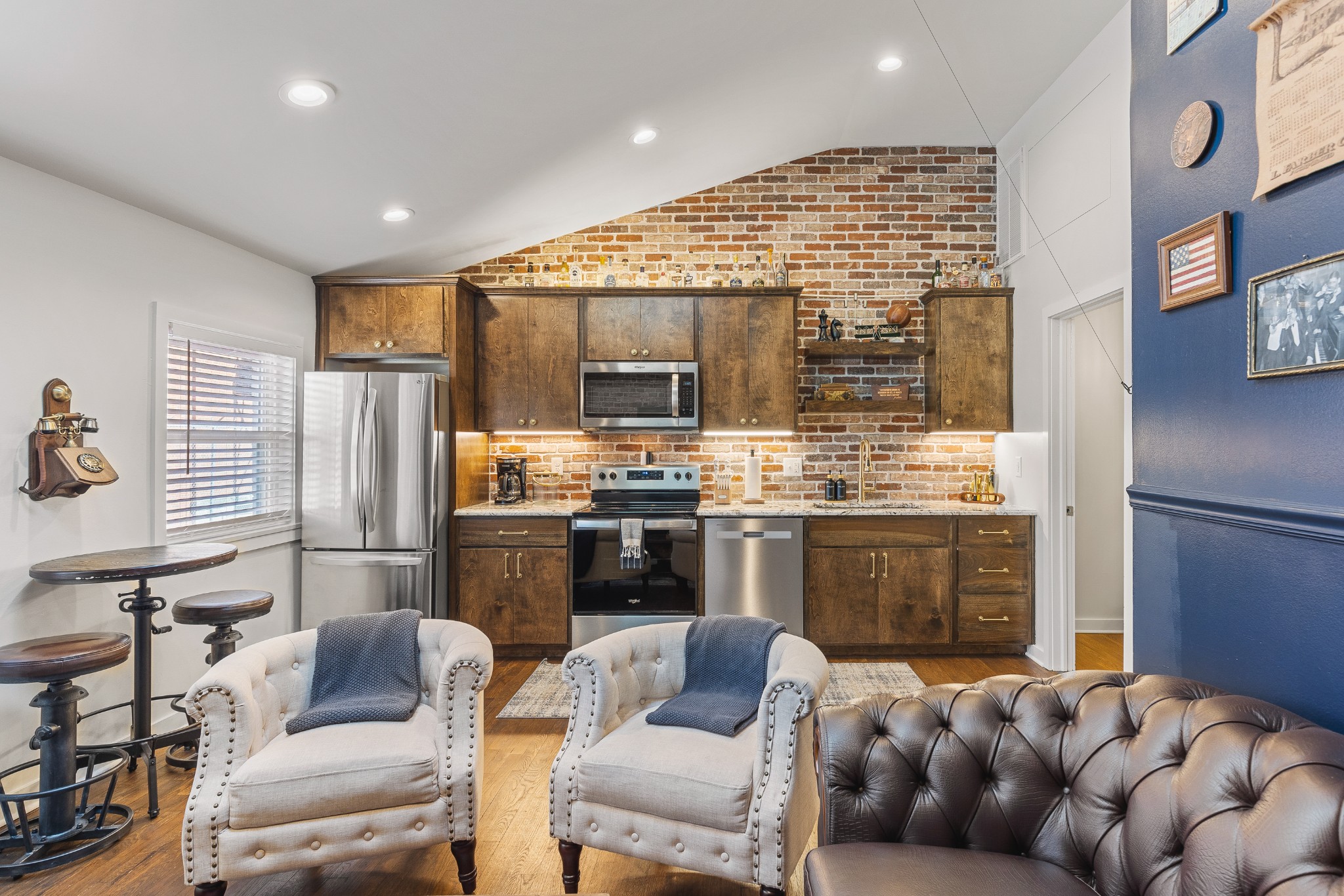 1222 Gallatin Ave Unit: 6