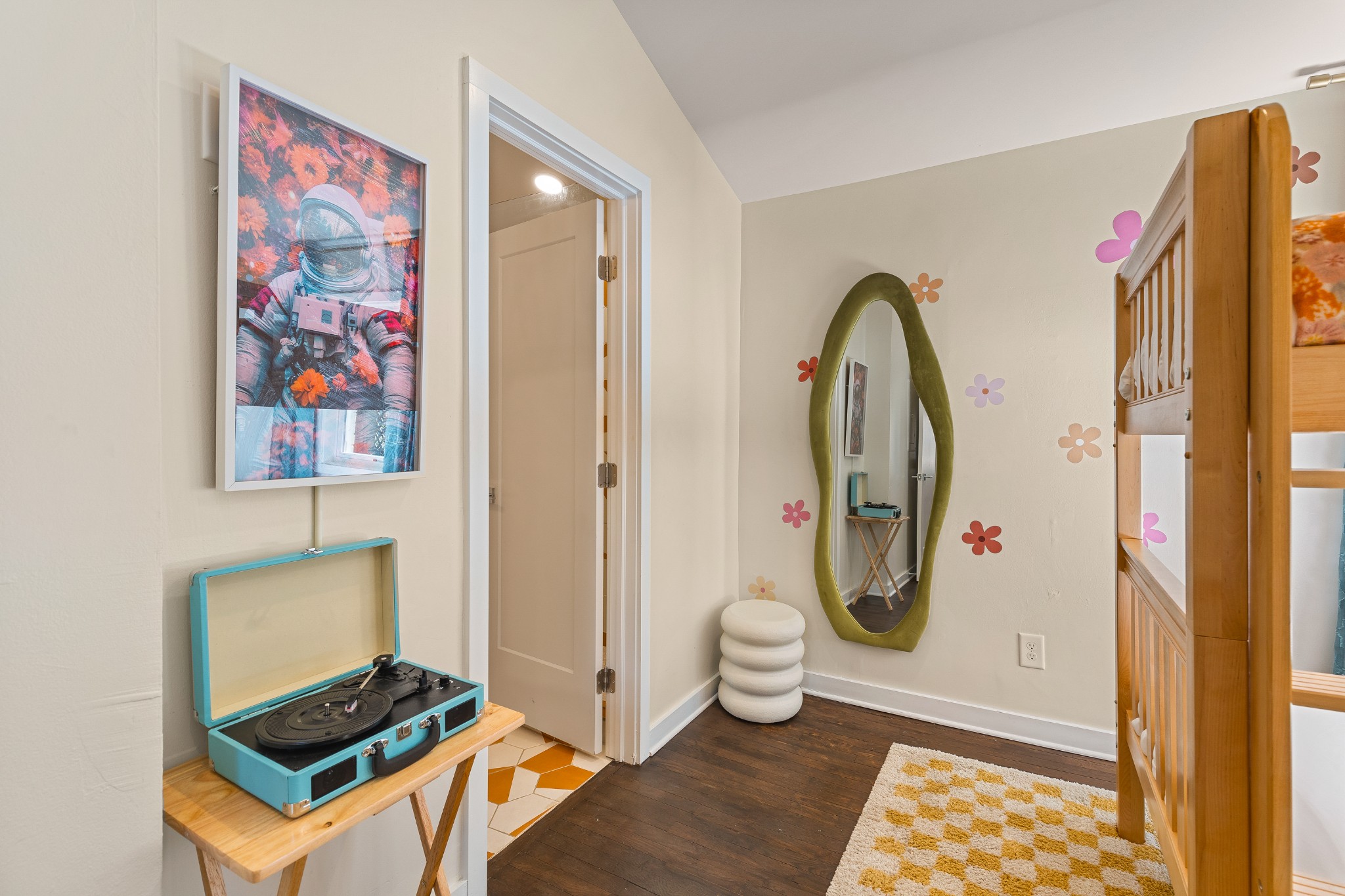 1222 Gallatin Ave Unit: 7