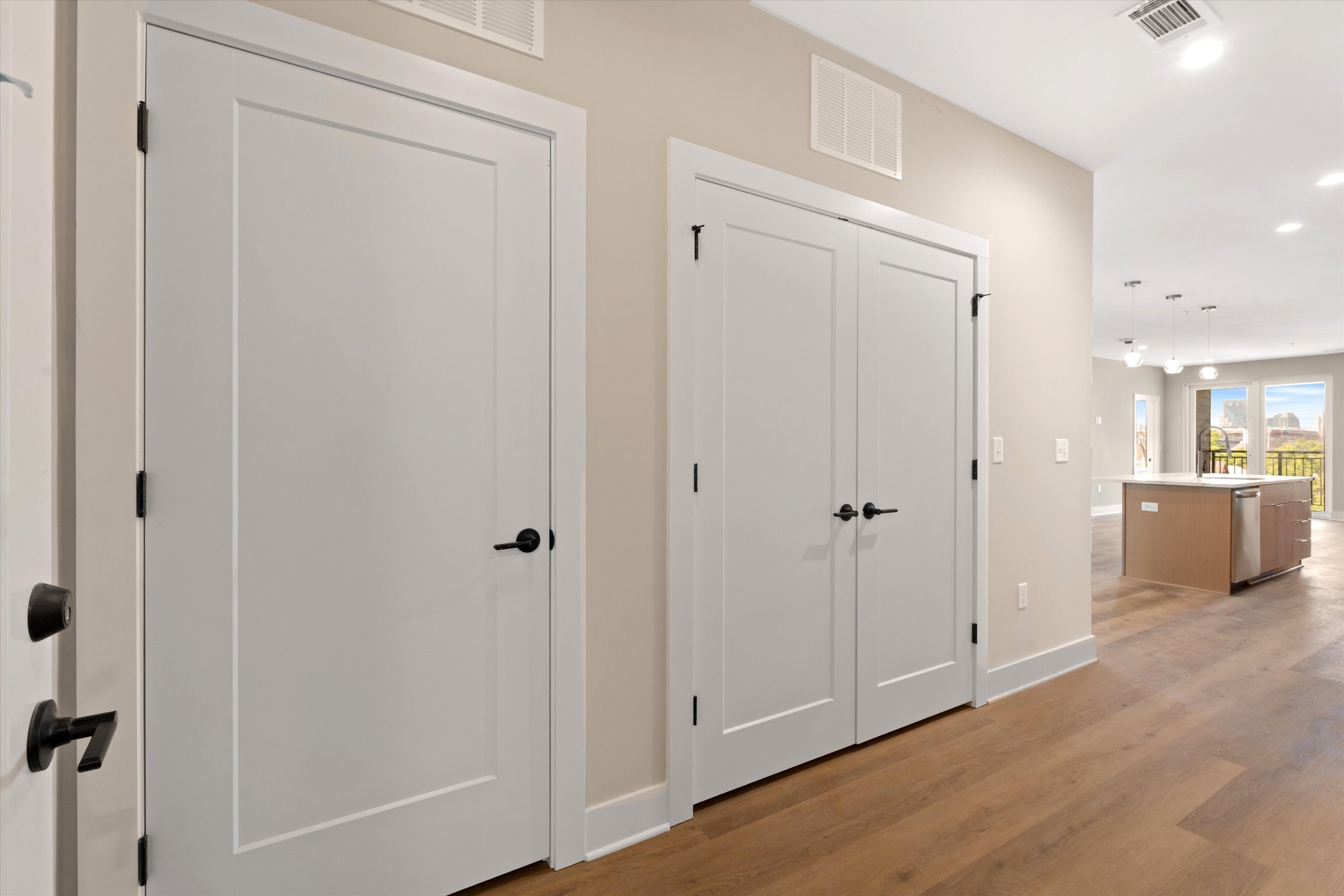 730 Main St Unit: 412