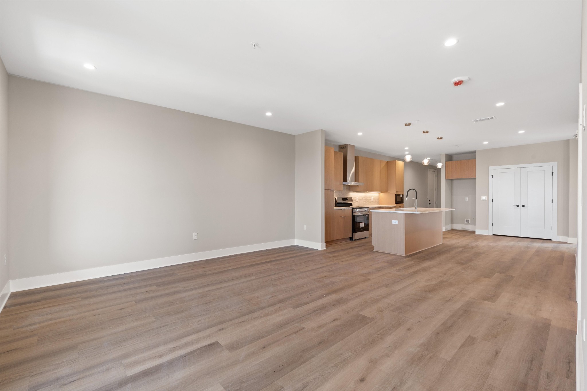 730 Main St Unit: 412